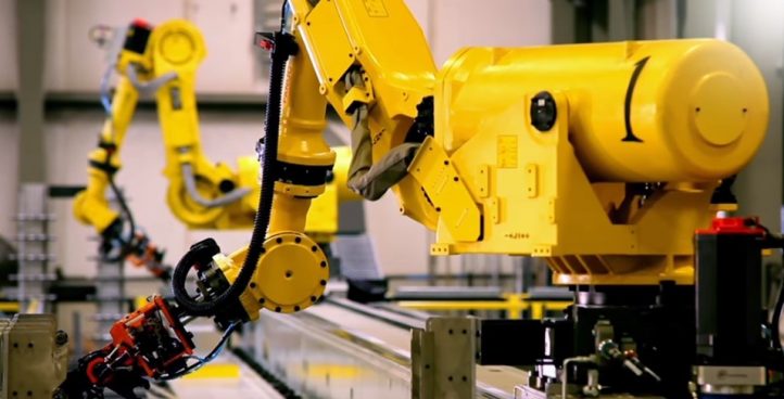 הטמעת רובוטיקה ואוטומציה בתעשייה