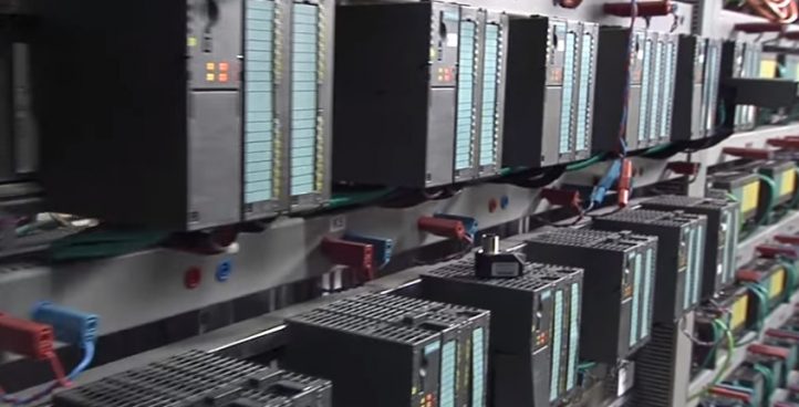 ארונות חשמל ותוכנה לבקרים תעשייתיים